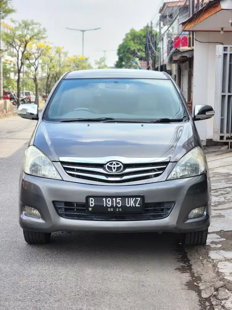 INNOVA 2.0 V AT 2011 UNIT ISTIMEWA PAJAK PANJANG GRESHH !