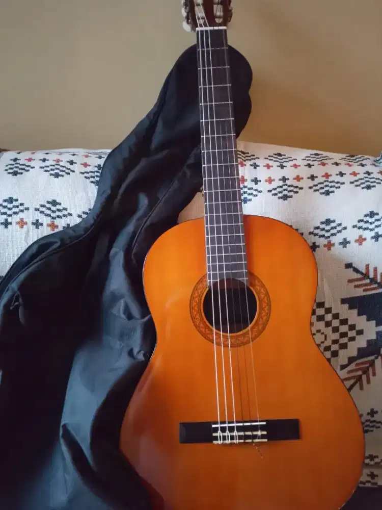 Dijual guitar ori Yamaha c40