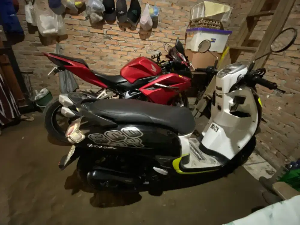 Jual Scoopy tahun2017 no minus surat surat lengkap pajak plat hidup