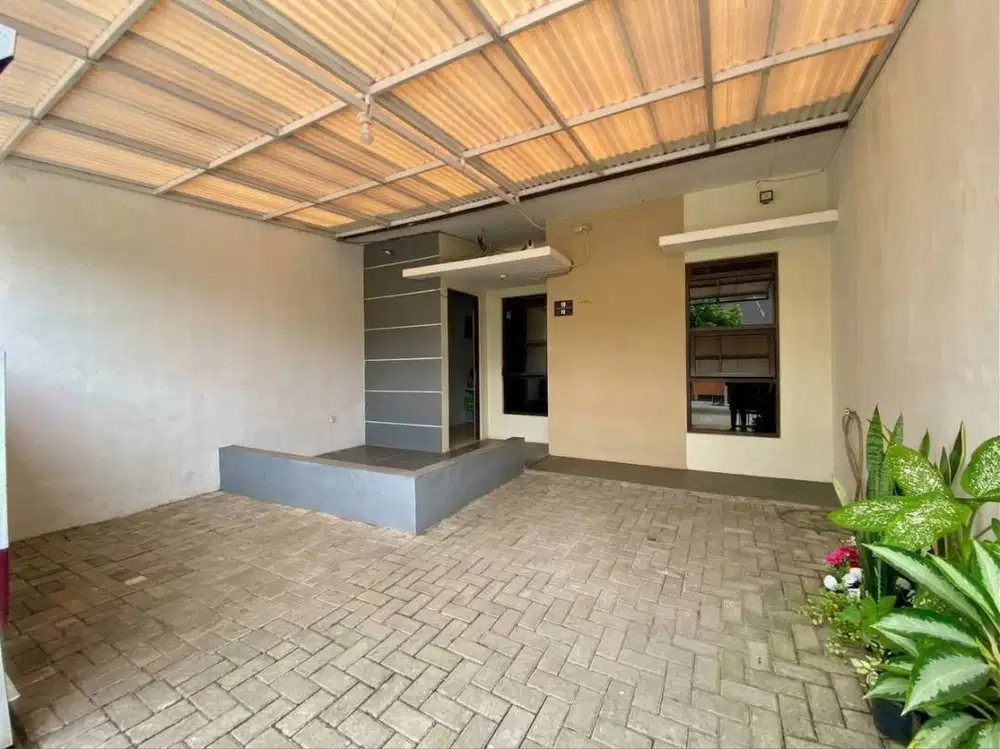 Dijual Rumah Siap Huni Dekat Sumarecon Mall dan KCIC