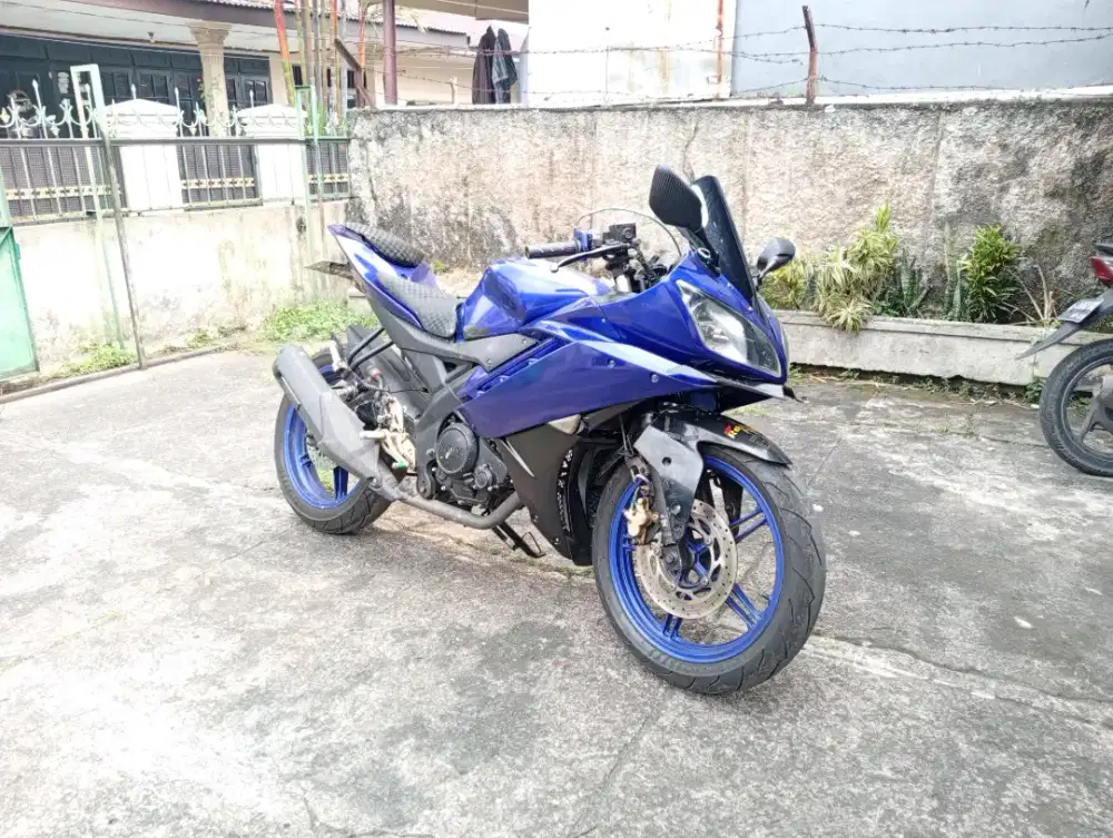 Yamaha R15 v2 Fkab pajak off kembalian/jual