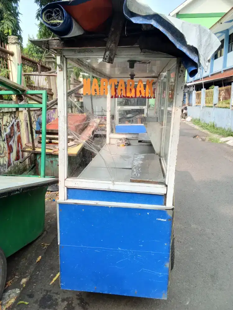 Di mahar aja gerobak nya bekas martabak manis. Harga bisa nego