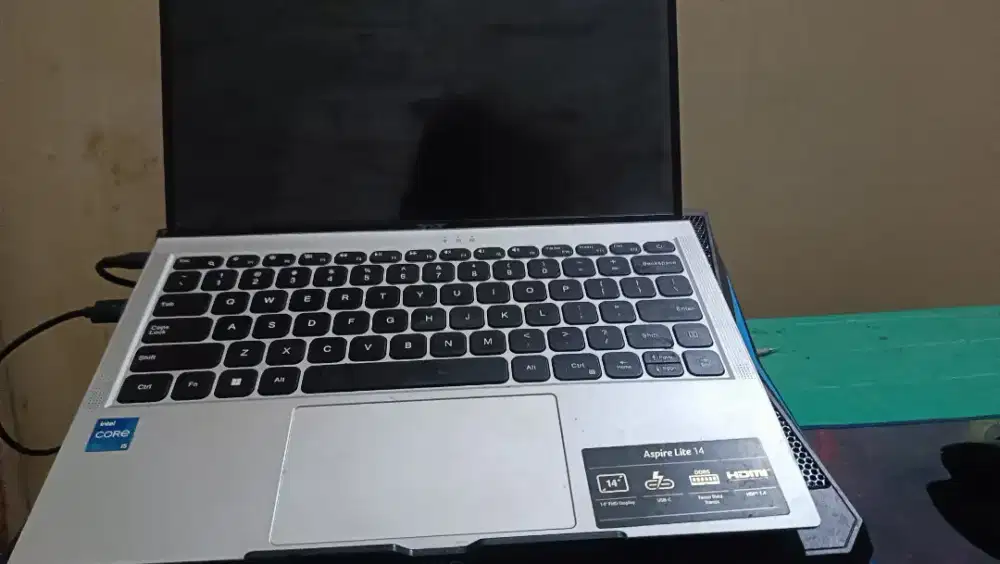 Jual cepat/ tukar tambah laptop Acer second