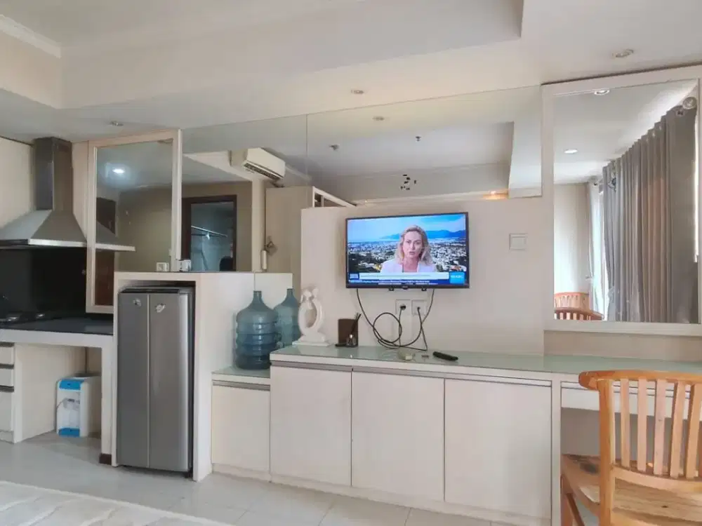 Disewakan Studio Full Furnish di Apartemen Royal Mediterania Garden