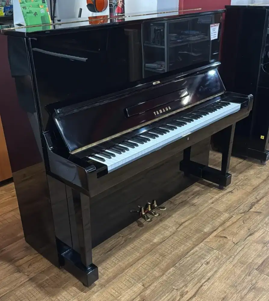 Piano YAMAHA U3. nippon gakki