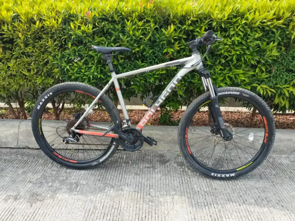 Sepeda poligon premier 4