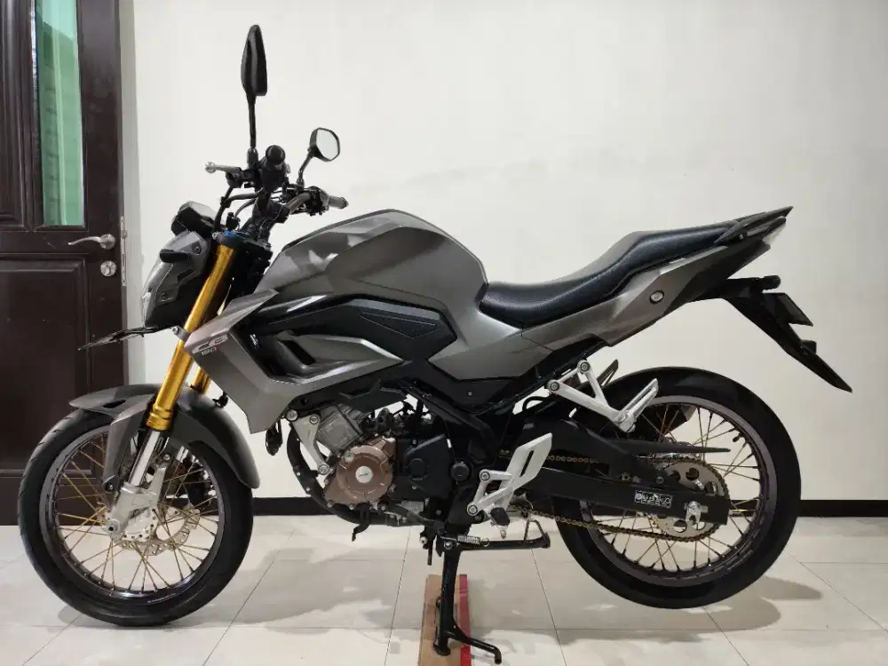 HONDA ALL NEW CB150R USD TAHUN 2022 KM 9 RIBUAN