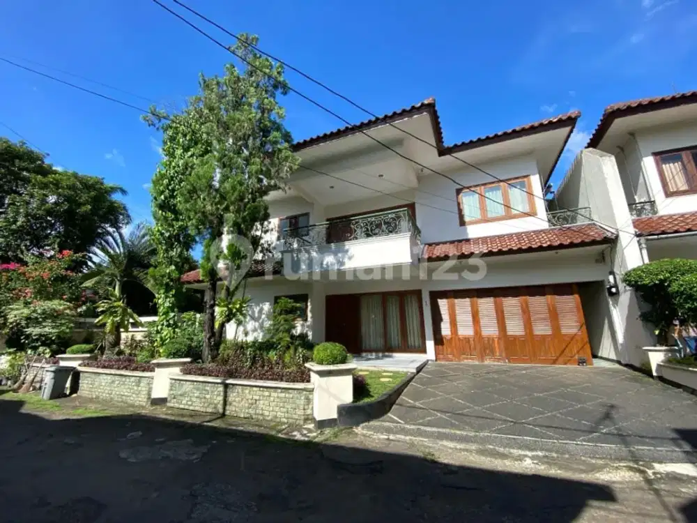 Dijual dan Sewa Rumah Dalam Townhouse Ampera Ada Private Swimming Pool