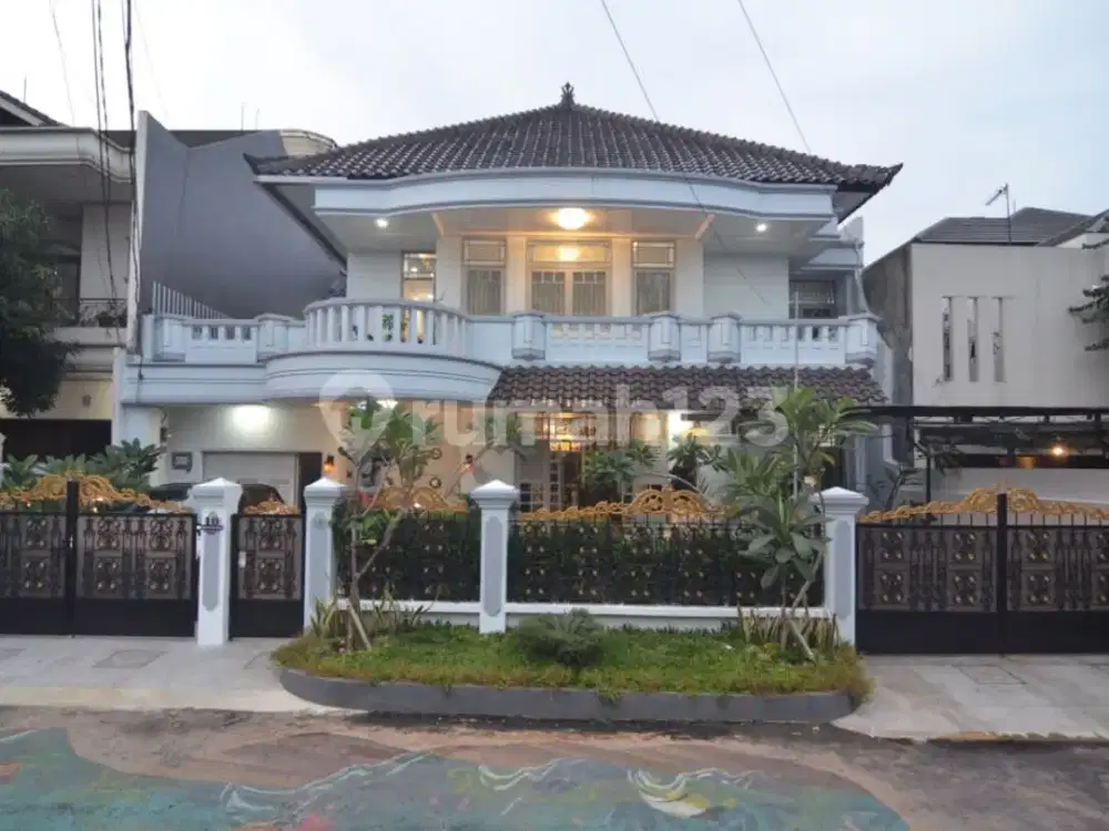 Disewakan Rumah Modern Fully Furnished 1 KM ke MRT Fatmawati