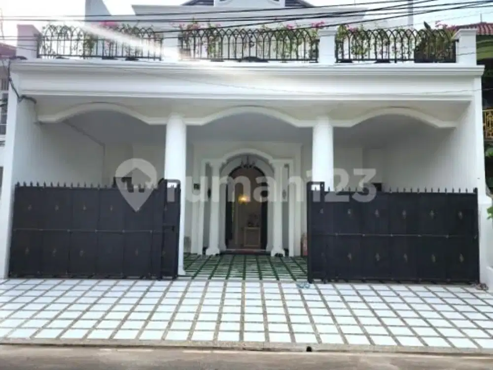 Dijual Rumah Mewah di Pondok Indah With Swimming Pool