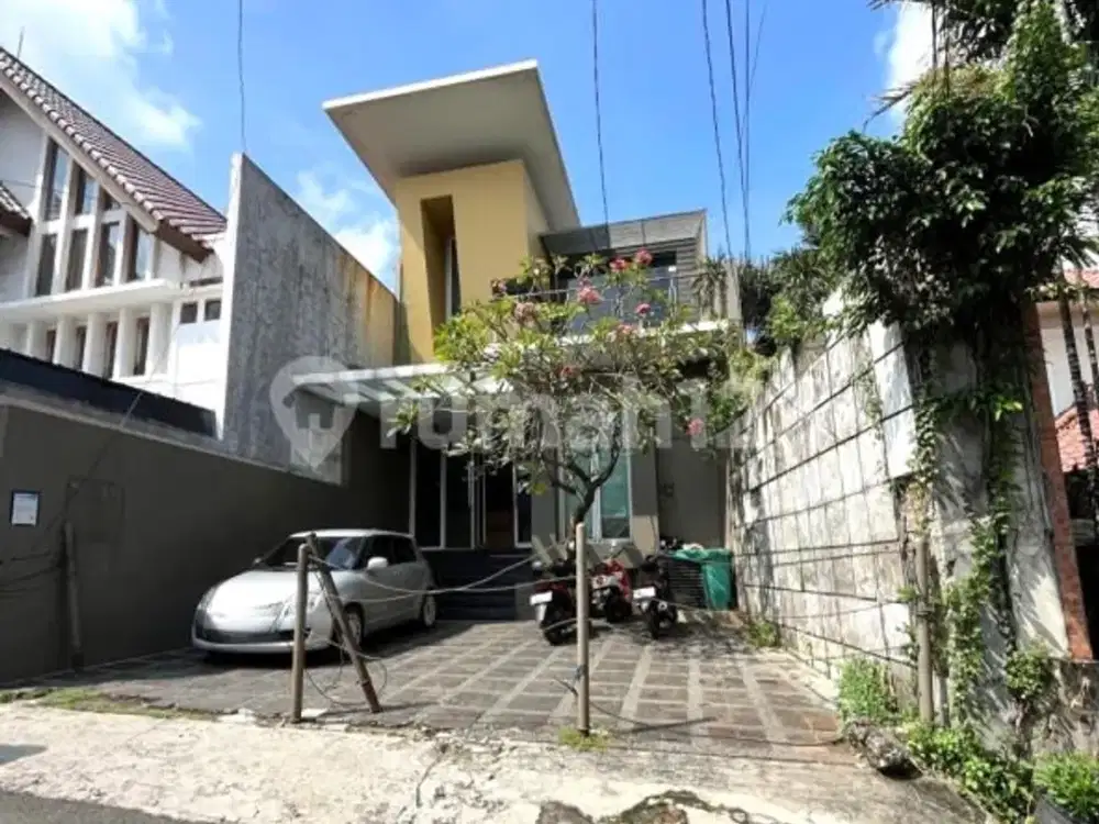 Dijual Rumah Atau Kantor 2 Lantai Bangunan Rapih Lokasi Strategis
