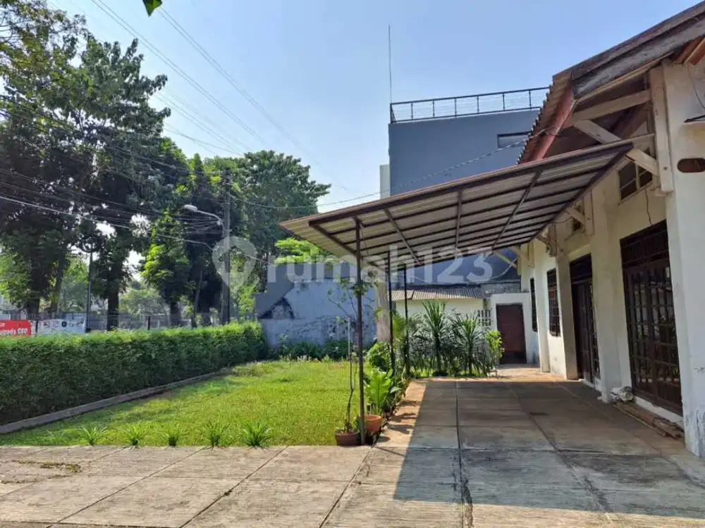 Rumah Terawat di Duren Tiga 1 Lantai Lokasi Strategis