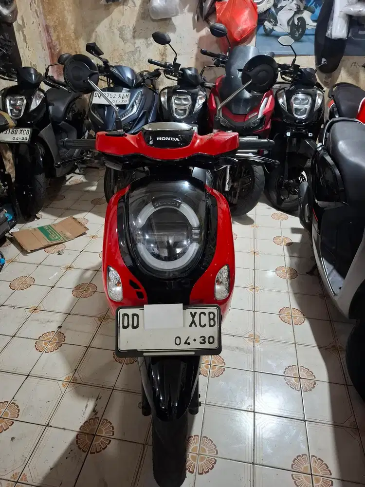 Honda Scoopy 2025 merah hitam