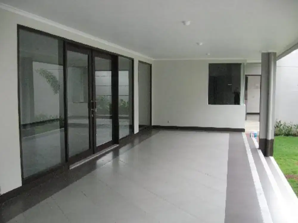 Disewakan Rumah Kolam Renang dan Asri di Kemang Timur V/29
