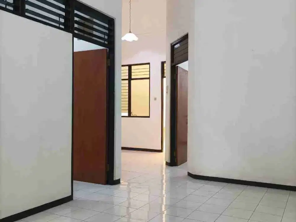 dijual rumah di wiyung taman pondok indah