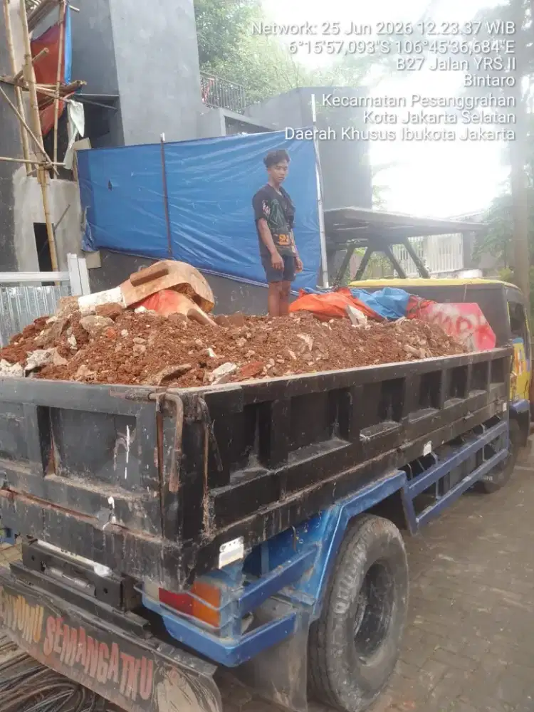 Jasa buang puing dan tanah
