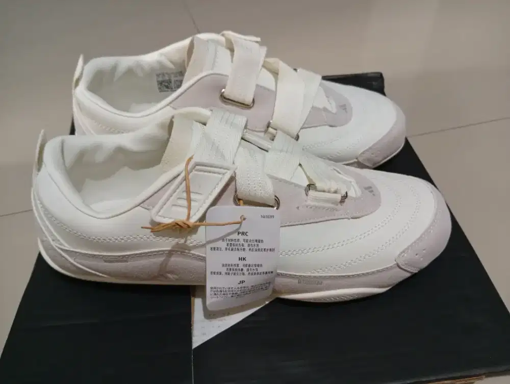 Sepatu casual buat santai