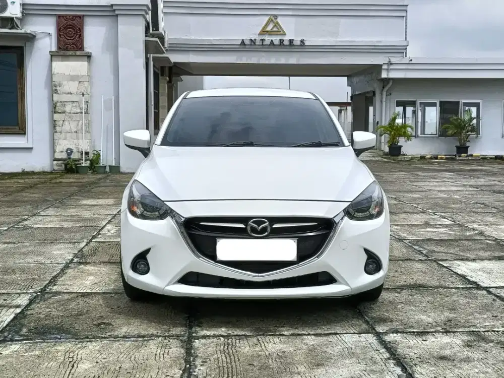 Mazda 2 R Skyactiv 1.5 AT 2014