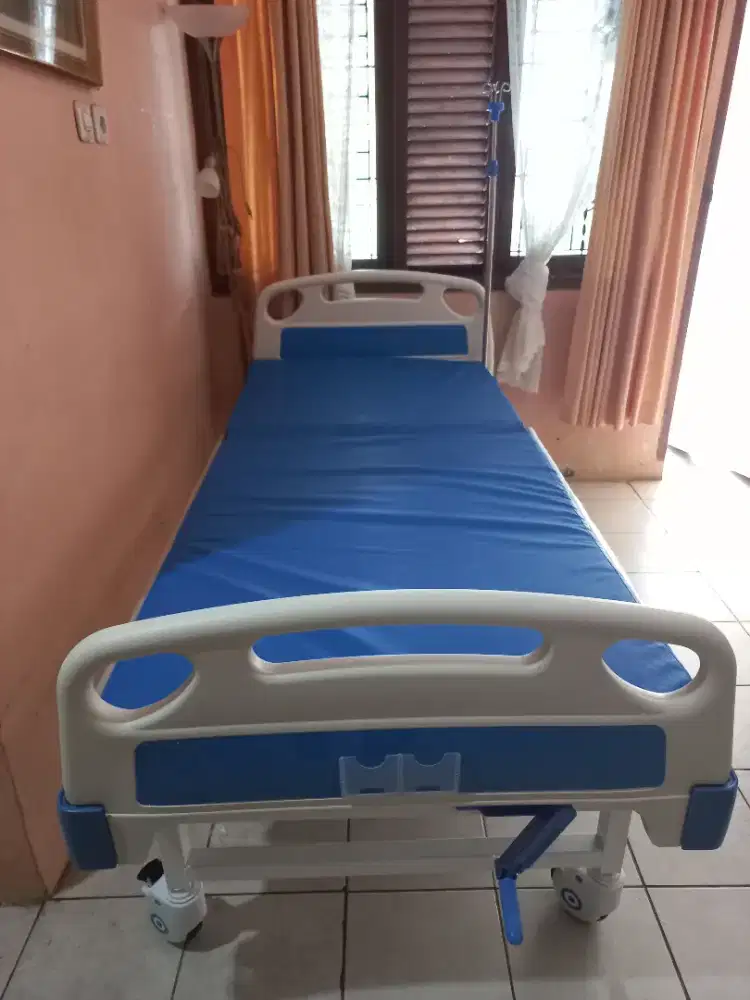 SELLA Bed Pasien 1 Crank