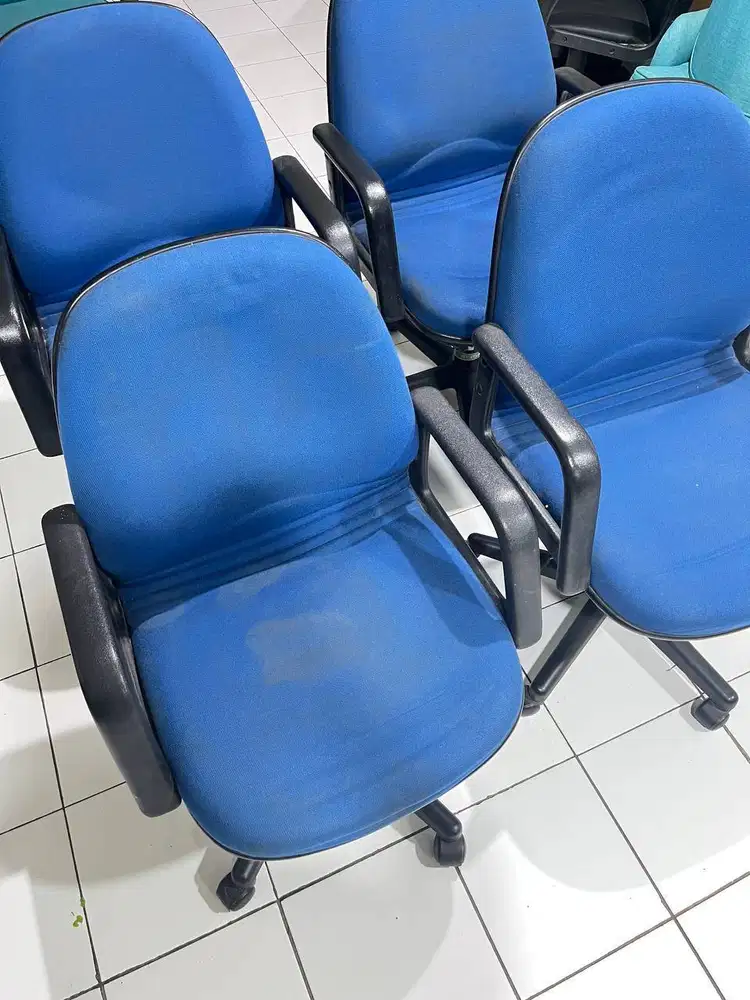 Kursi Kerja Kantor Bekas