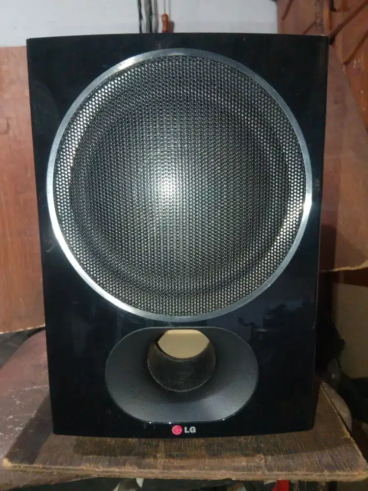 LG Subwoofer 8 in, full ori, utuh, mulus,like new