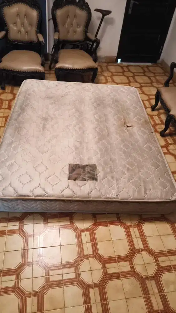 Kasur Spring Bed ukuran Queen
