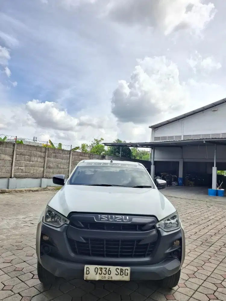 Isuzu D-max 2022 DC (4×4) manual. Km 72rb antik