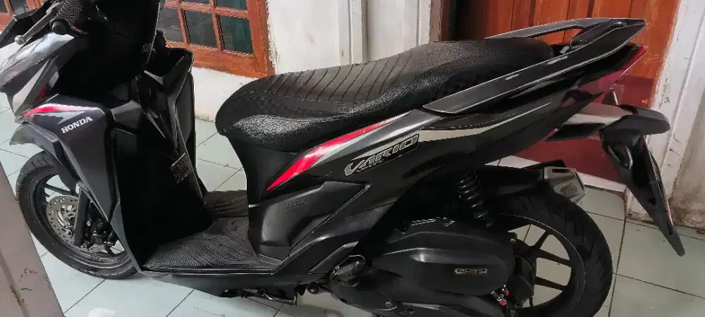 Vario 125 cbs 2018 lengkap plat f kota Bogor tt/bt r15 cbr atau Scoopy