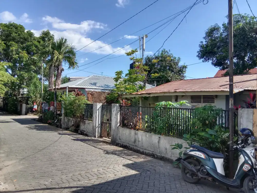 Jual Cepat Rumah Tua di Jln. Sunu Kompleks Unhas Baraya, Jl. Sunu