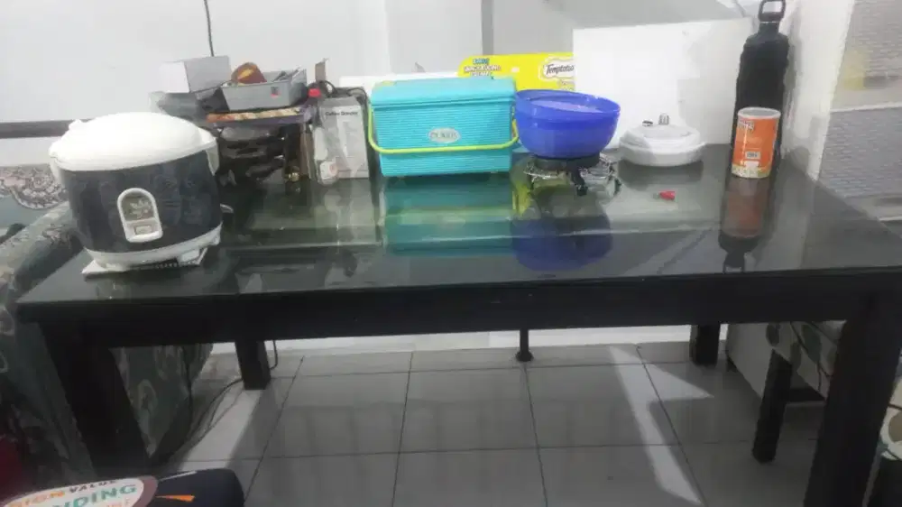 Meja makan bekas uk 1,6 m x 0,8 m