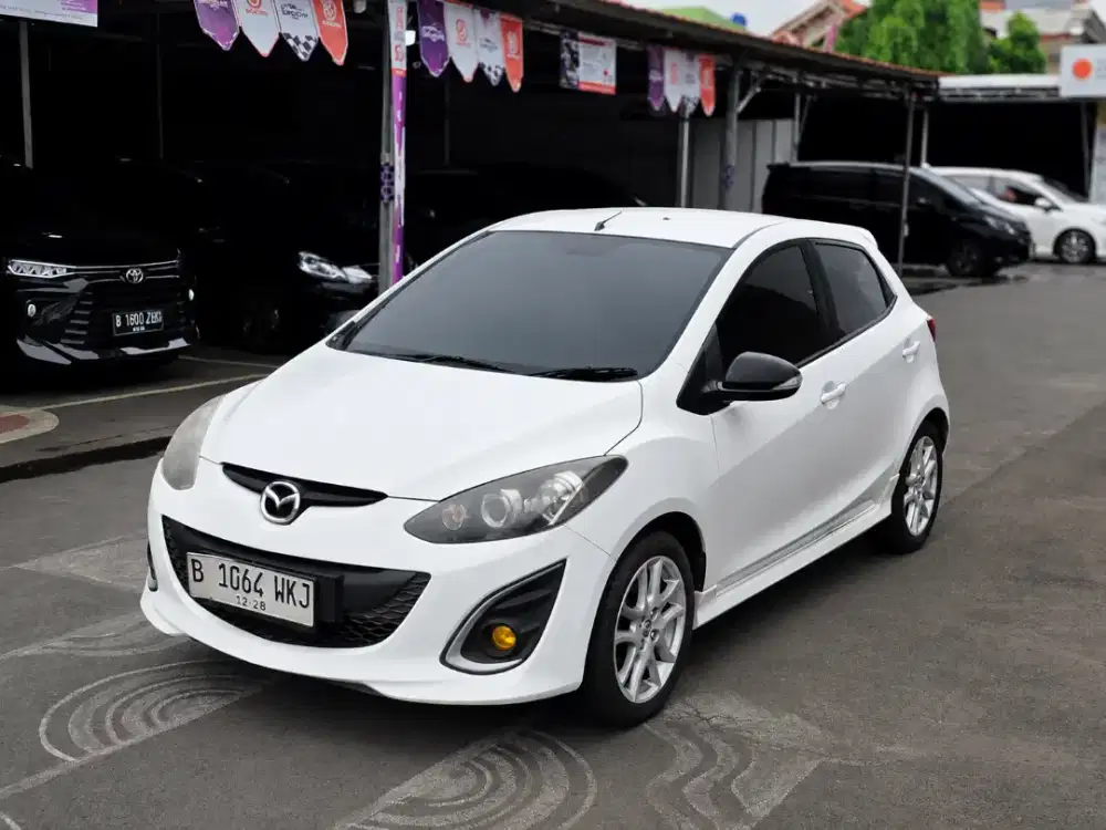 Mazda 2 R Matic 2013 Dp 7 Juta