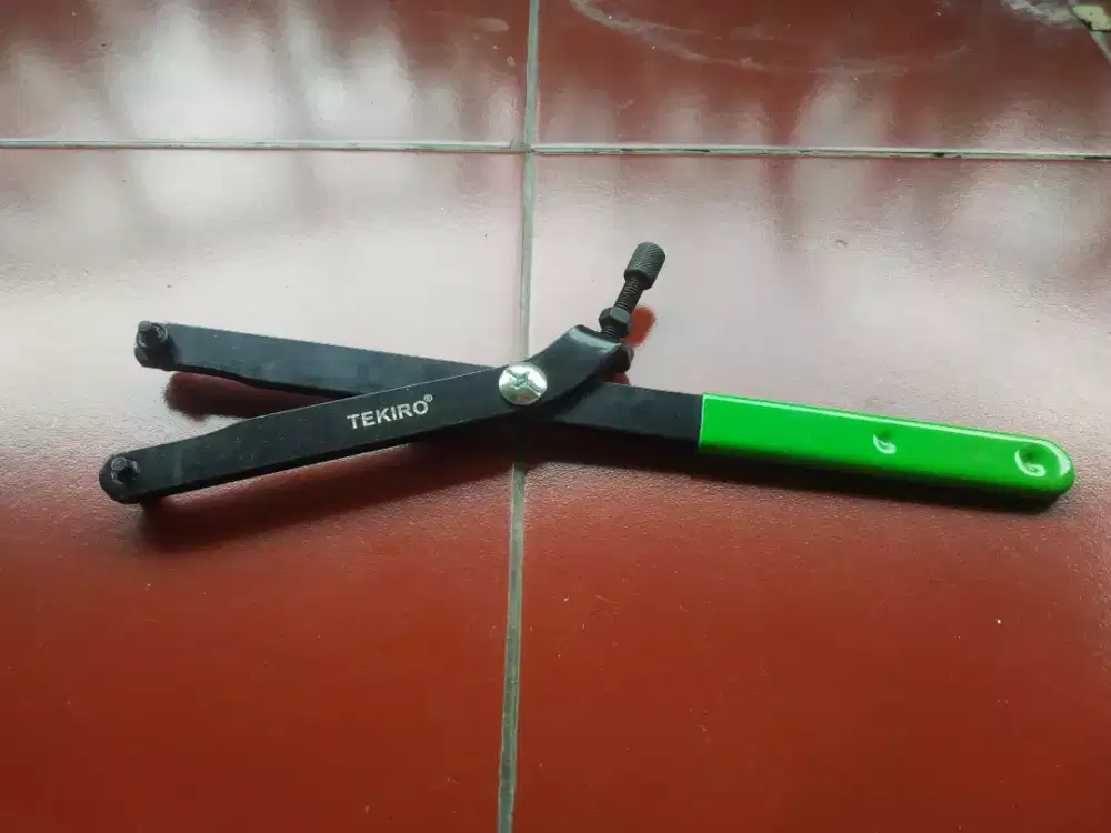 Tekiro Universal Holder Kunci Tahanan Kopling Cvt