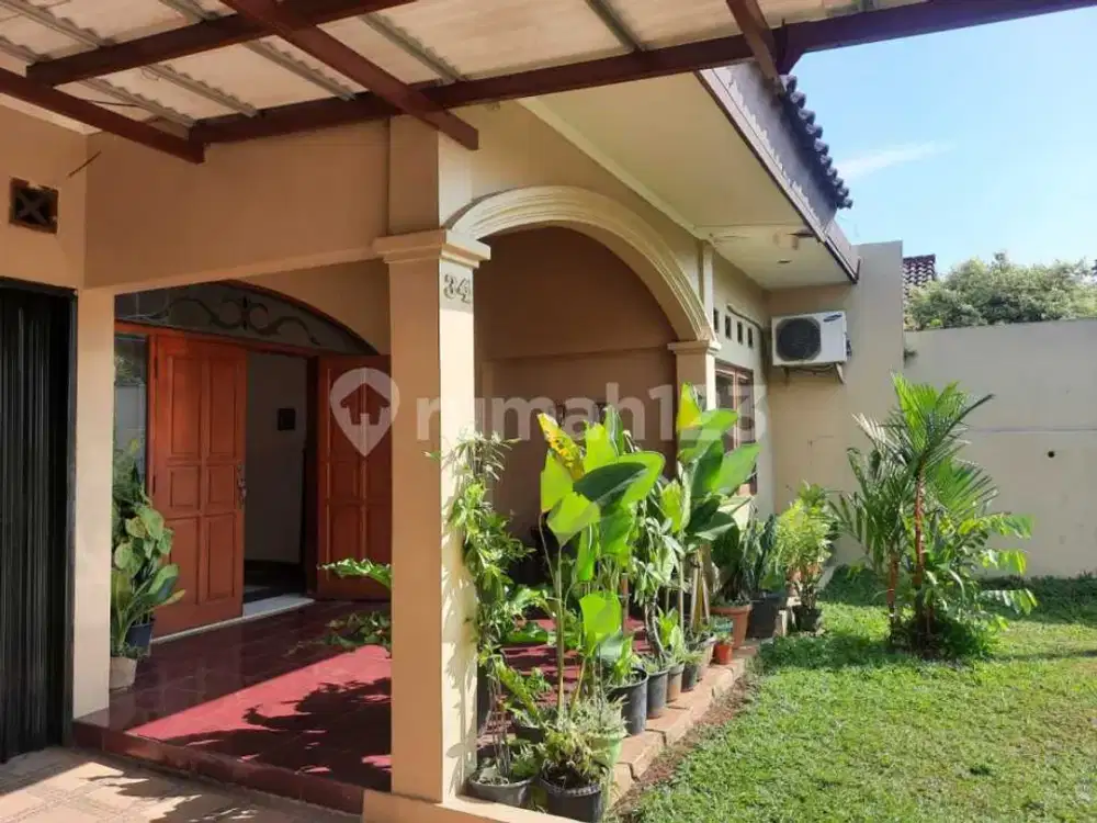 Rumah Luas 420 M² di Komplek Cinere Dekat ke Tol Harga Menarik