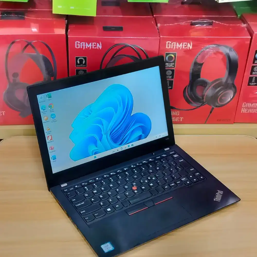 ThinkPad X280 i5 Gen8 RAM 8GB SSD 256GB Ringan Bagus Murah Berkualitas