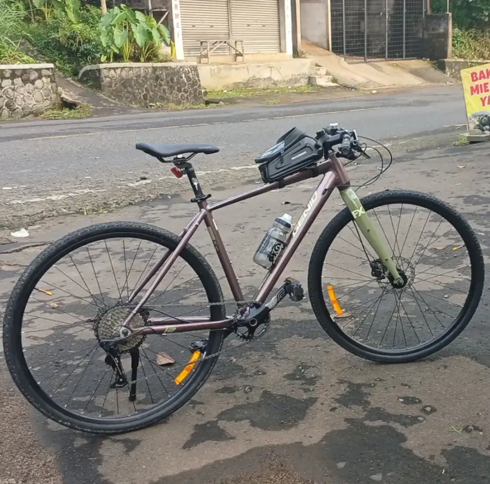 Sepeda Hybrid, Sweep Fx Genio ukuran M