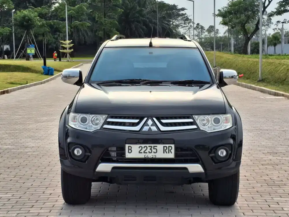 Mitsubishi Pajero Exceed  At 2014 Diesel Hitam Metalik