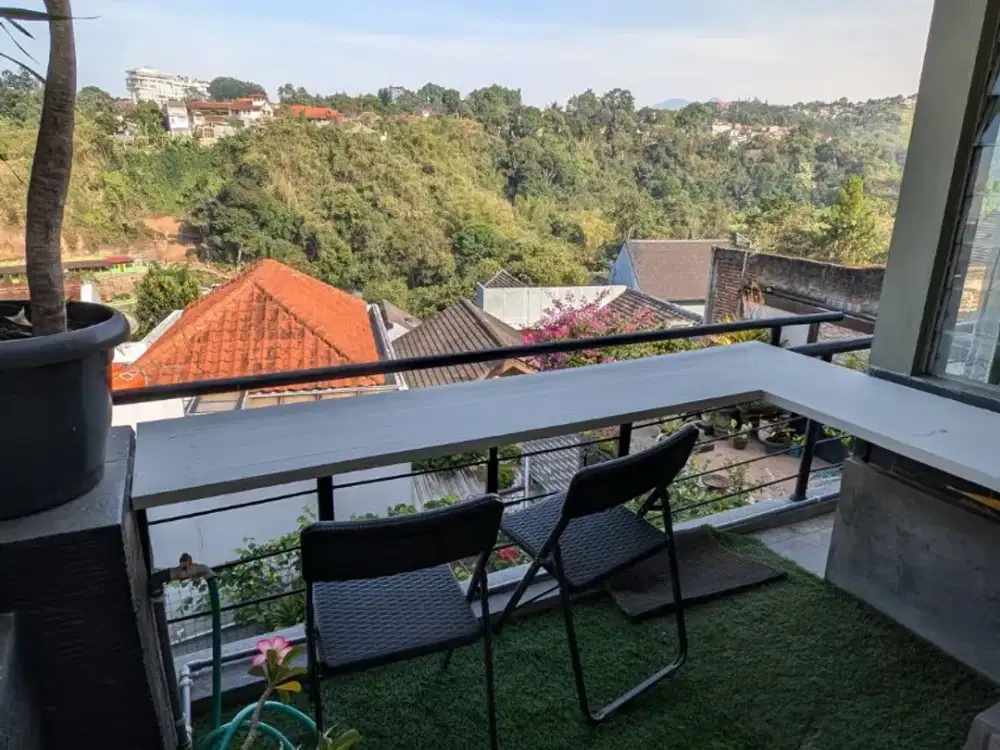 Dijual Rumah 3 Lantai Siap Huni Baru Renovasi di Dago, Bandung