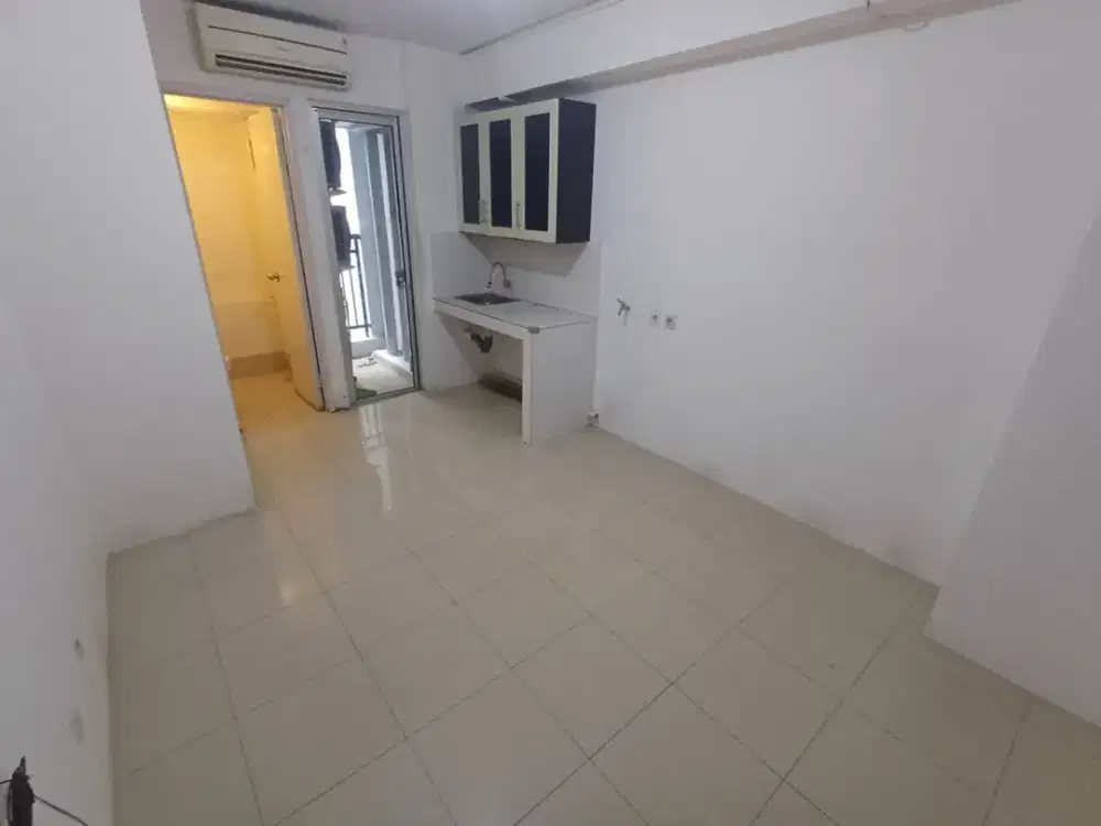 Sewa 2BR Unfurnished - Apartemen Bassura City - Lantai sedang - Free IPL