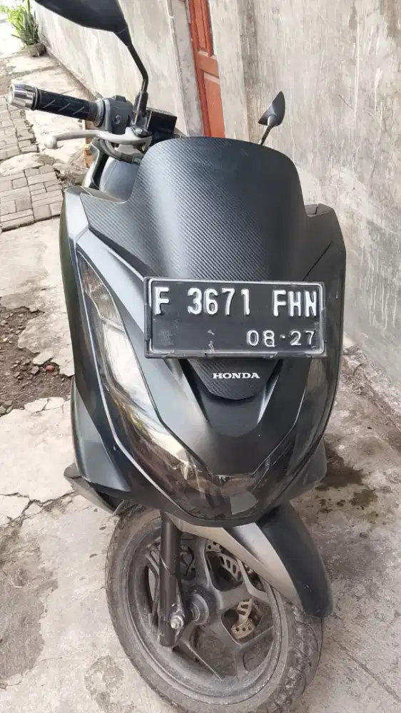 Di jual sepeda motor honda PCX 2022