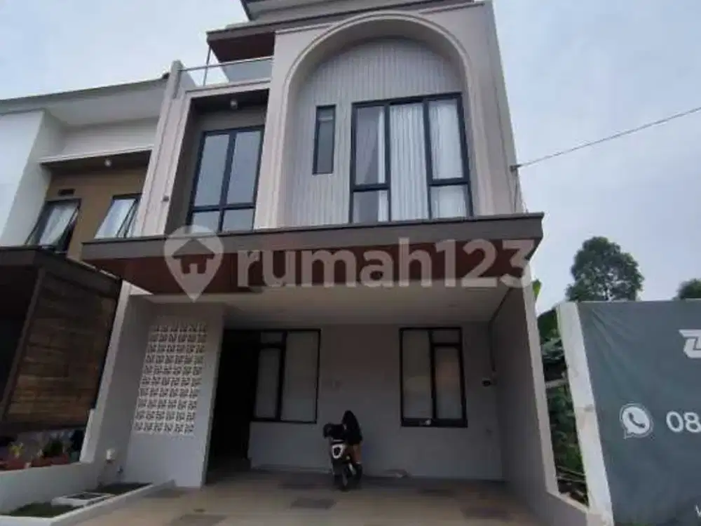 Rumah 3 Lantai Desain Modern, Lokasi Strategis Di Cireunde