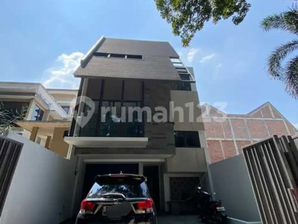 Di Jual Rumah Baru Modern 3 Lantai di Pangkalan Jati, Depok