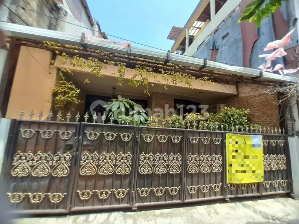 Rumah di Cipete 2 Lantai Yang cocok untuk investasi kost-kost an