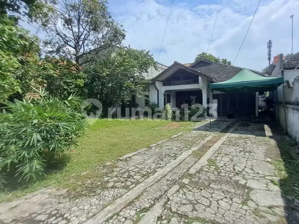 Investasi Emas di Jagakarsa : Rumah + Tanah 528 m2 di Lokasi Strategis