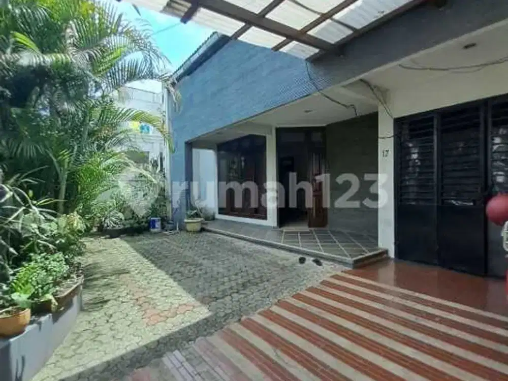 Rumah Asri Dan Nyaman Siap Huni di Pondok Indah. Jakarta Selatan