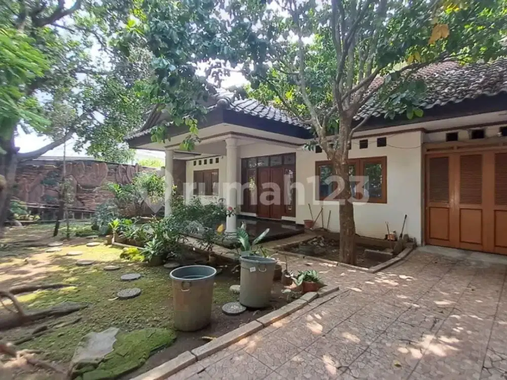 Di Sewakan Rumah Luas 375 Di Jagakarsa, Lokasi Pinggir Jalan