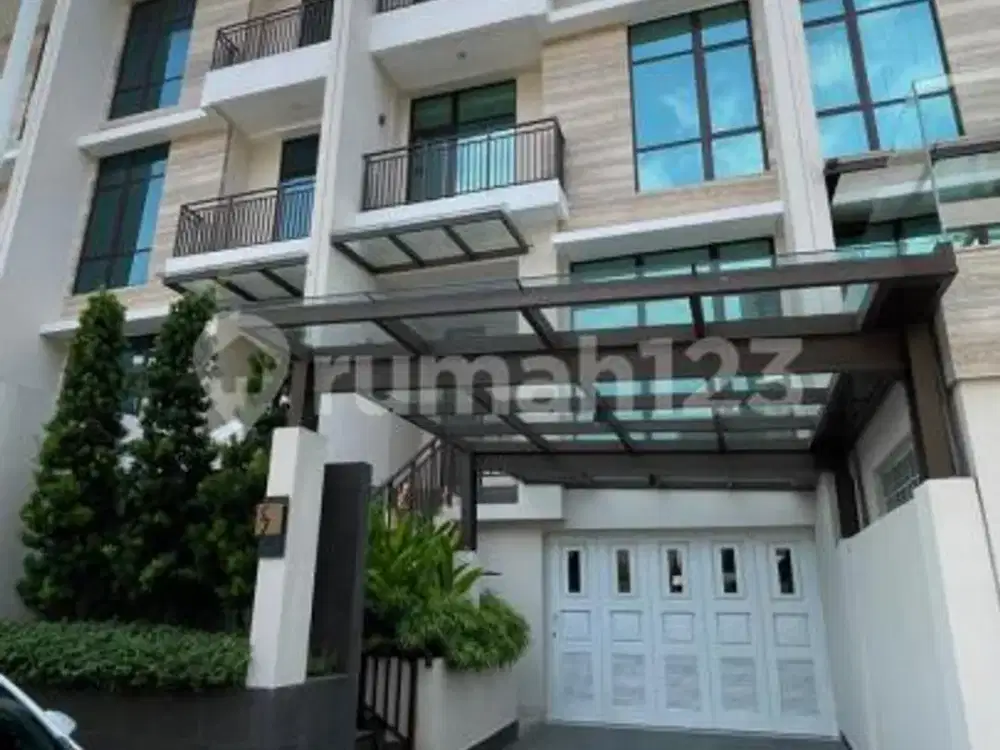 Rumah Modern 4 Lantai Ada Private Lift di Pondok Indah Jakarta Selatan