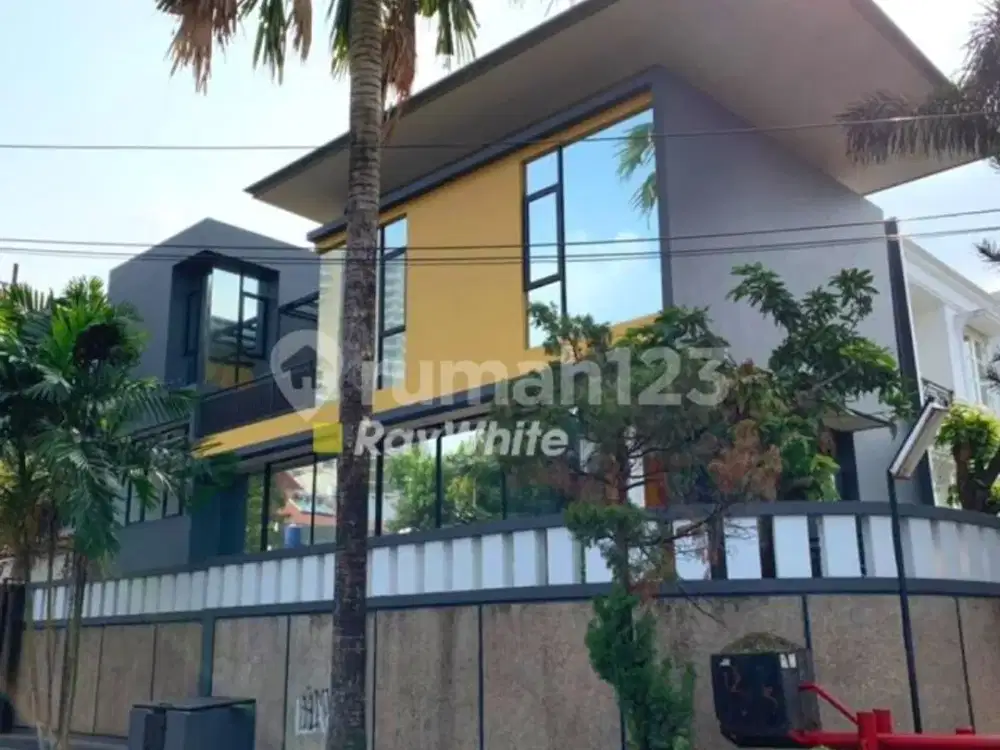 Rumah Modern Di Area Pondok Indah