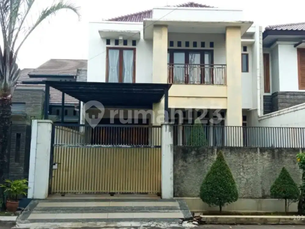 Rumah 2 Lantai Dalam Komplek Strategis Di Lebak Bulus
