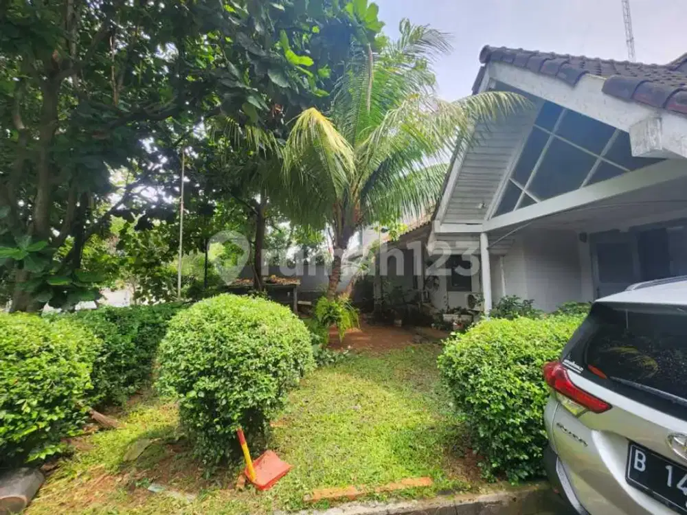 Rumah Halaman Luas Tanah 570m2 di Cinere 5 Menit ke Tol Desari