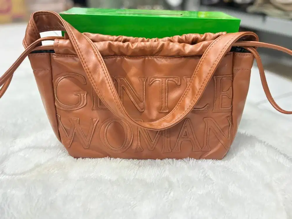 Tas Gw coklat bisa di serut